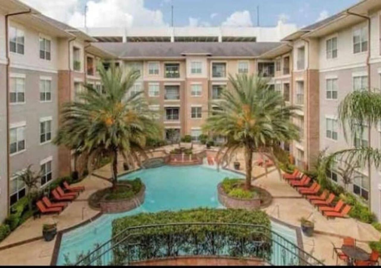 Inviting 2Br - Gym, Pool, Biz Center & Free Parking! Walk 2 Nrg Stadium! Near Med Ctr, Galleria, & Rice Village Houston Eksteriør billede